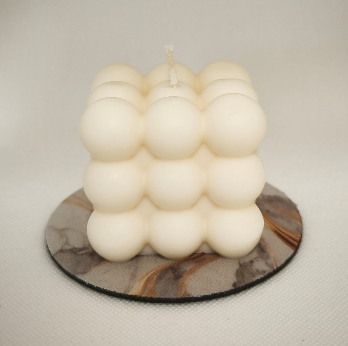 Bougie moulée ORBI multiboules en cire de soja, vue de face