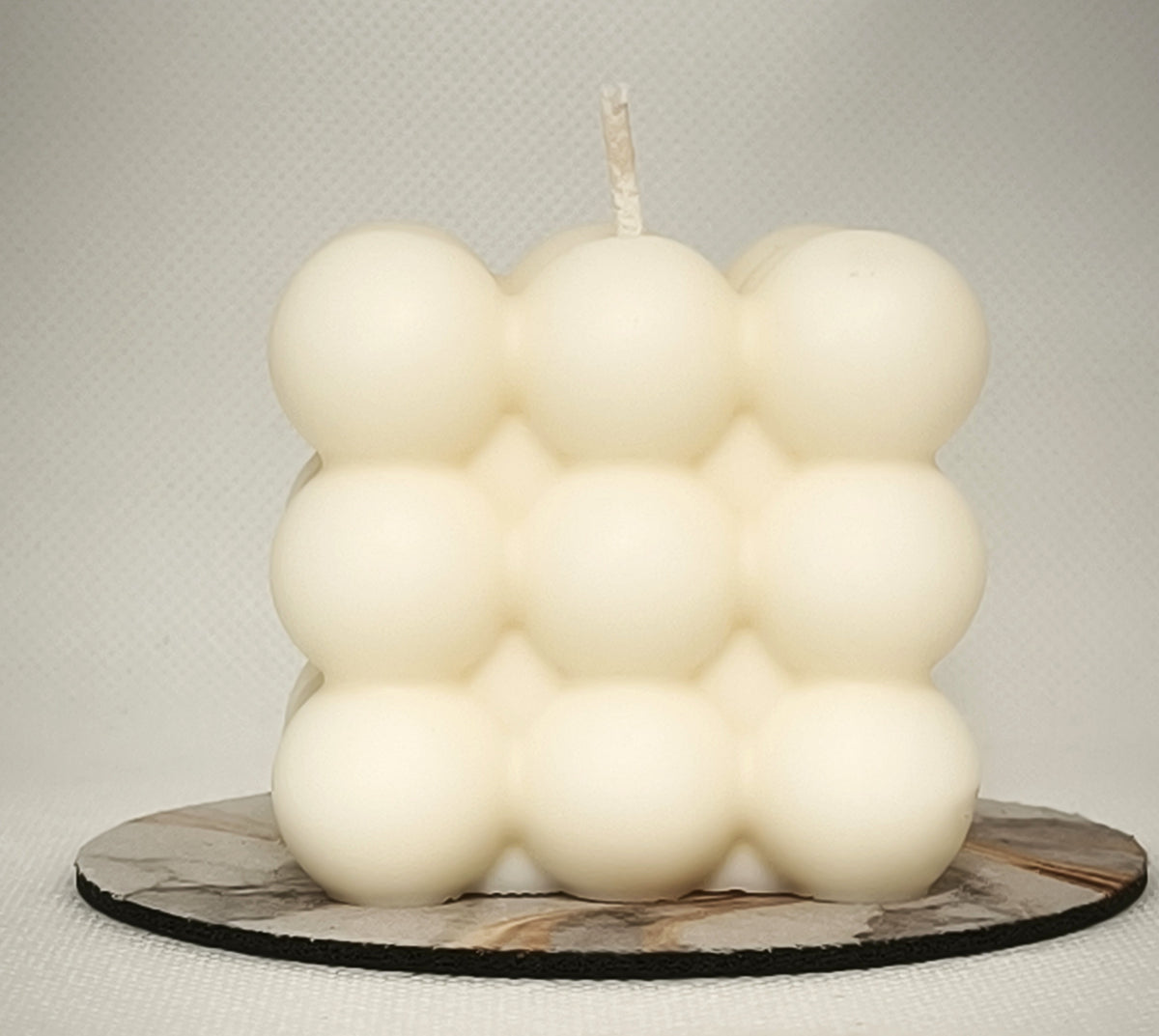 Bougie moulée ORBI multiboules en cire de soja, vue de profil